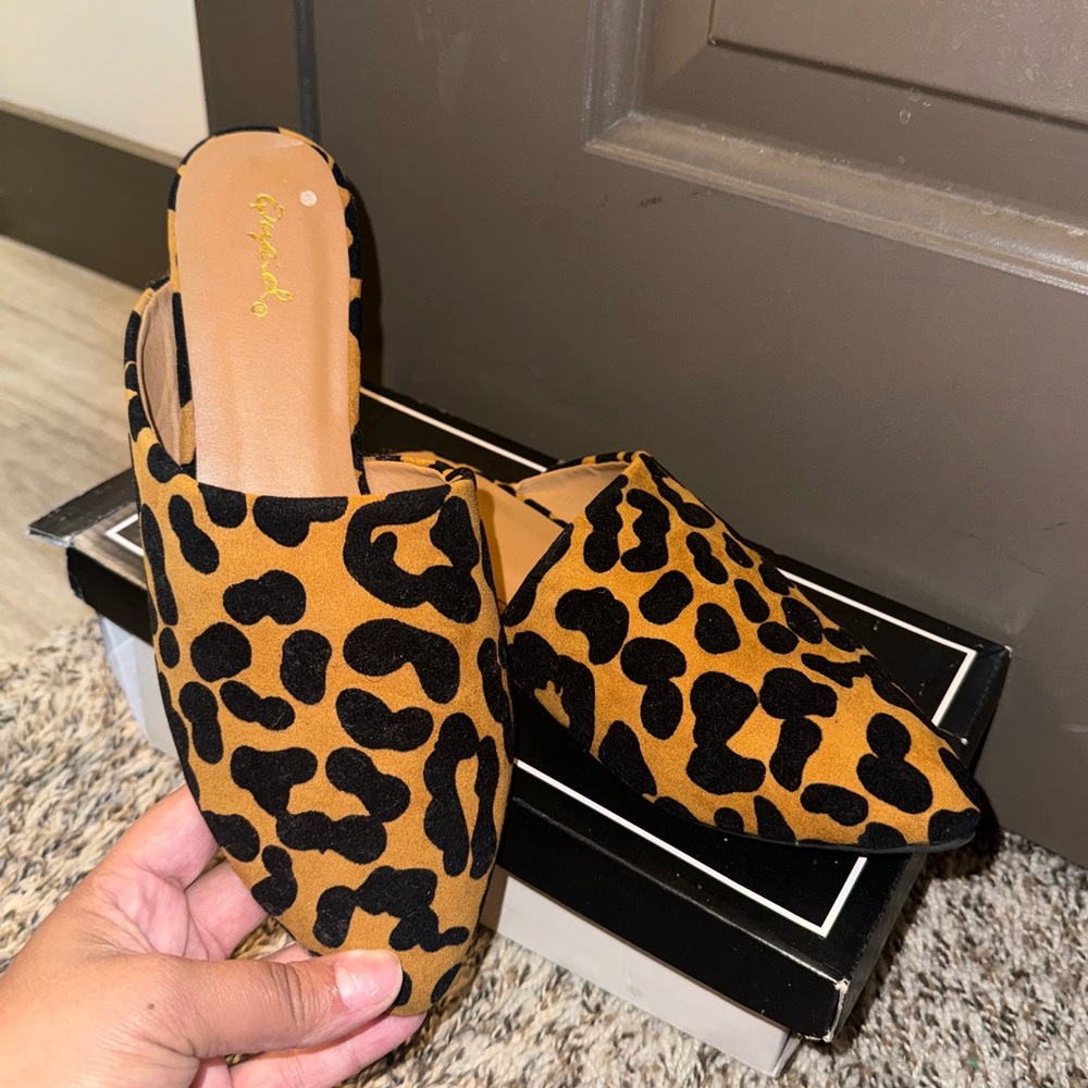 Qupid leopard print loafer mules